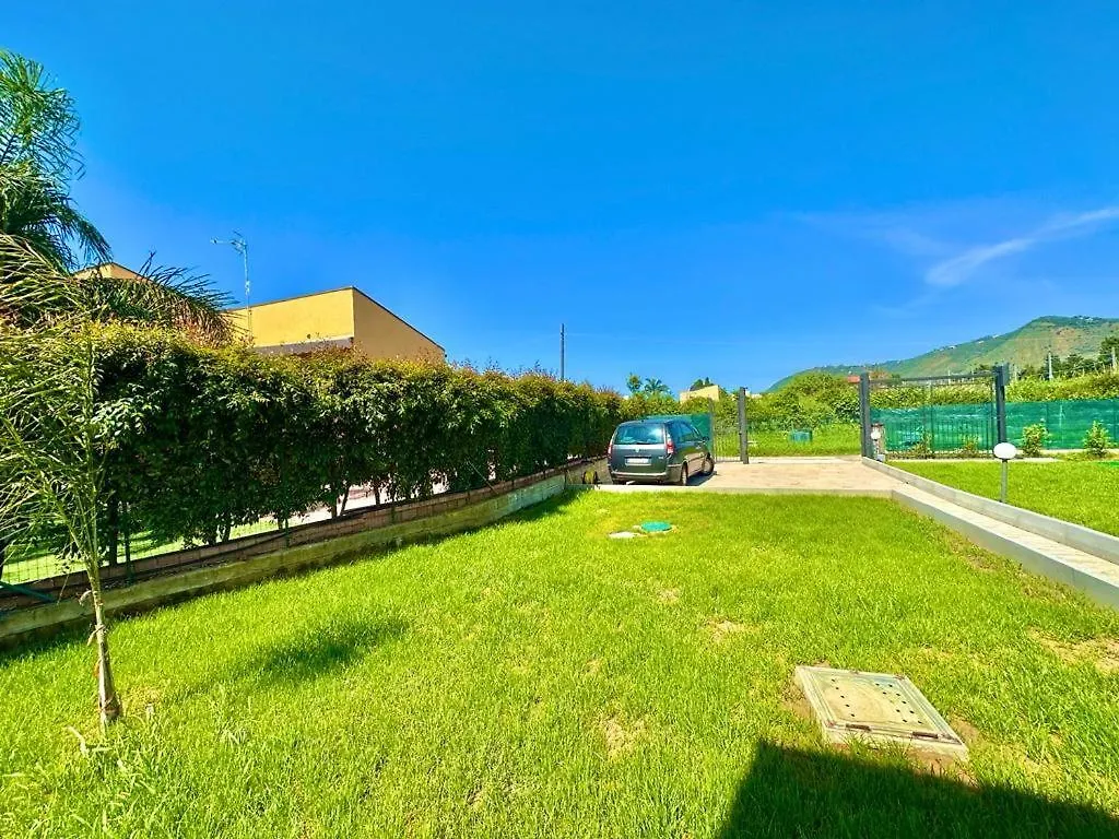 Sophy'S Villa Lascari 0*,